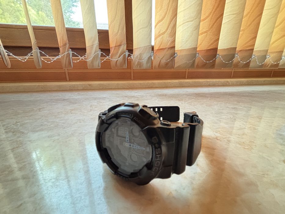 Продавам часовник g shock GA 100