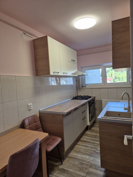 Închiriez apartament 2 camere