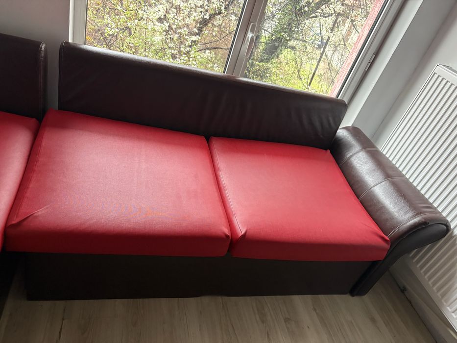 Ъглов кожен диван