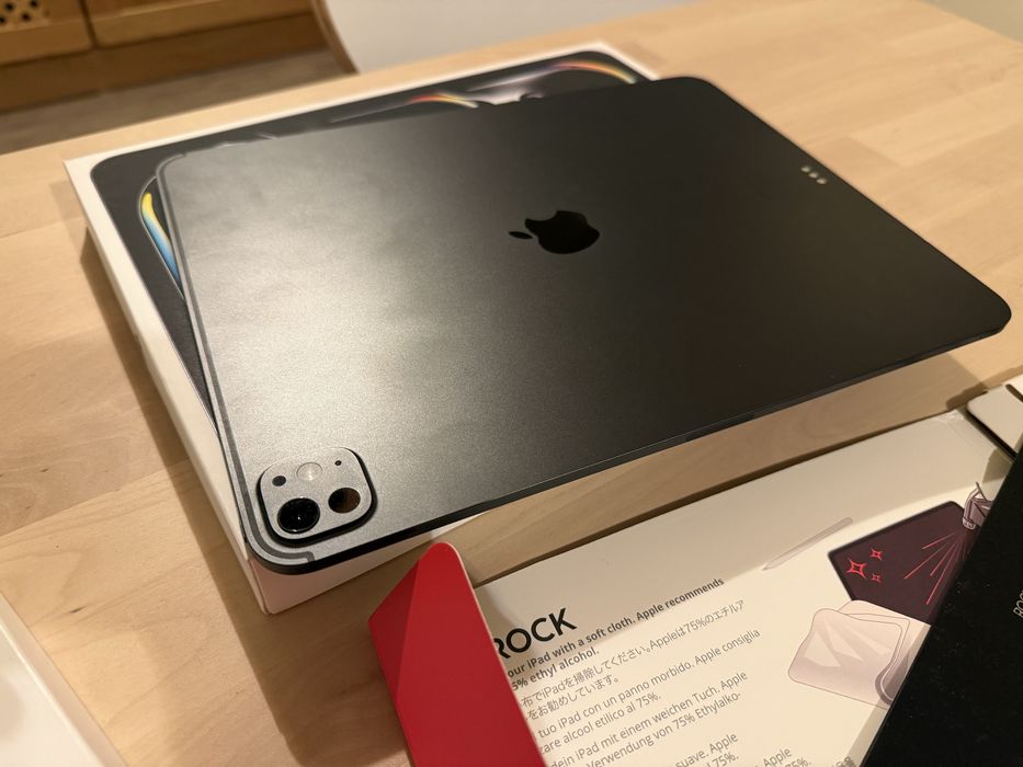 iPad pro M4 13' +  pencil pro + magic keyboard + astropad