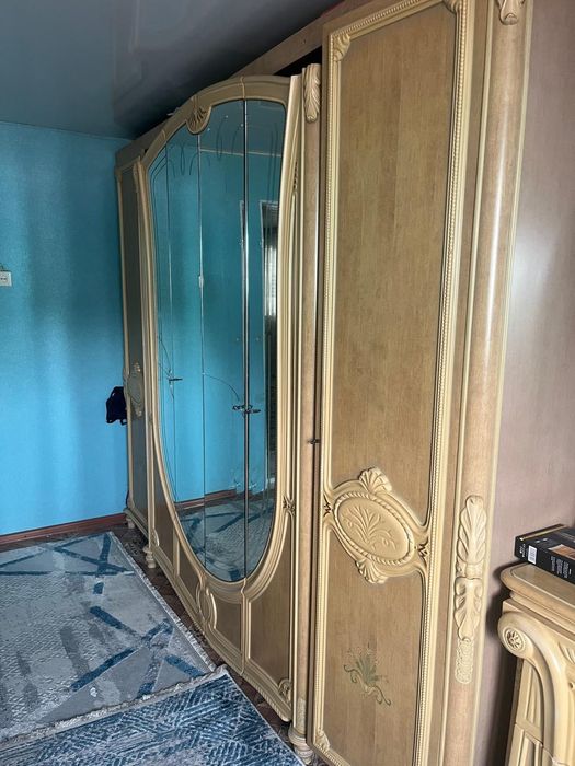 Продам Спальный гарнитур
