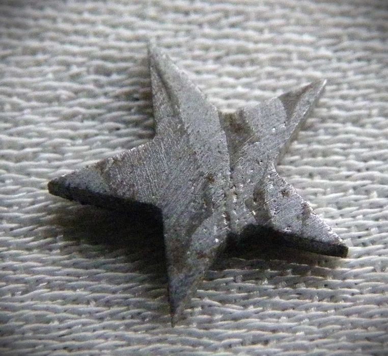 Звезда,изрязана от метеорит със сертификат