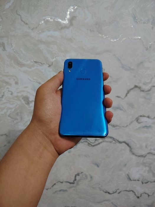 Samsung A30 Sotiladi holati ideal tinniq