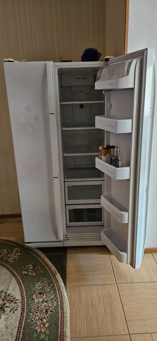 Холодильник  двухдверчитый