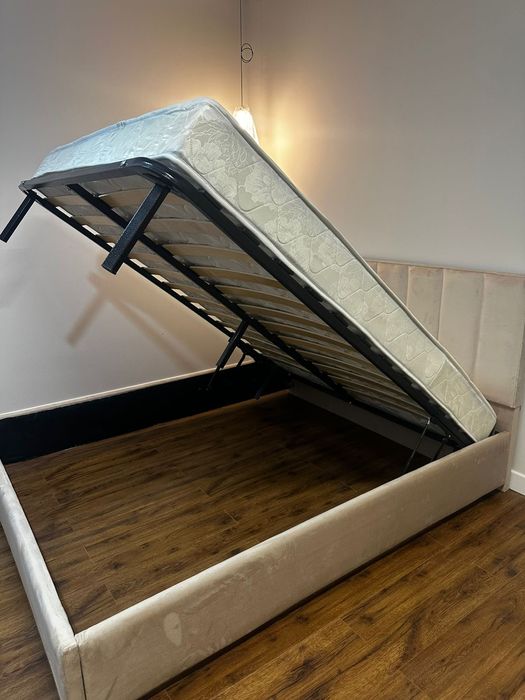 Кровать двуспальная