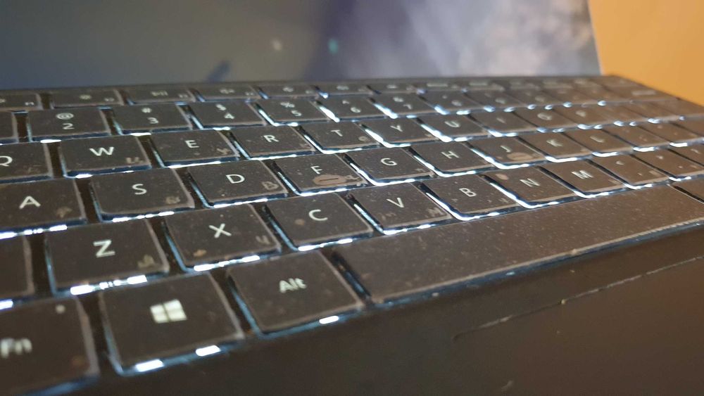 Surface pro 5 i5-7 8\256gb