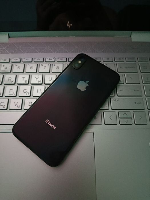 Продам iPhone X 64GB в идеальном внешнем состоянии!