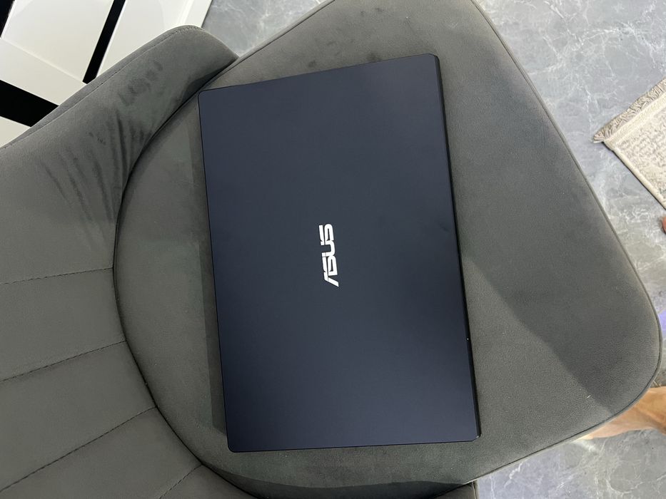 Офисный ноутбук ASUS VivoBook