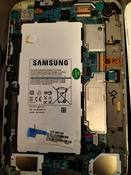 Vând tableta Samsung Note 8.0 pentru piese