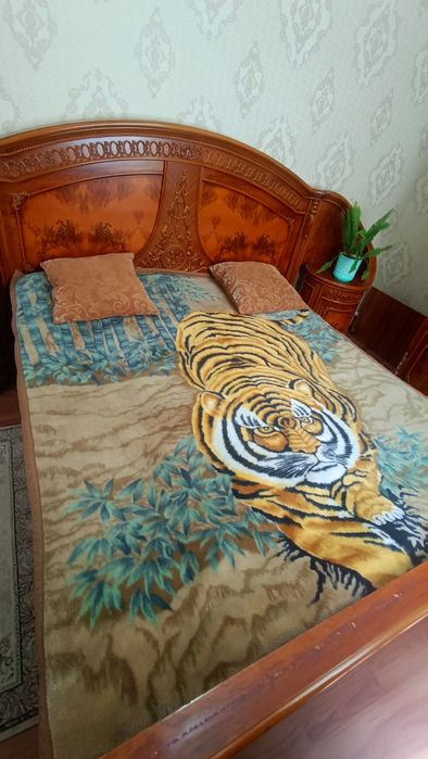 Продам кровать с матрасом