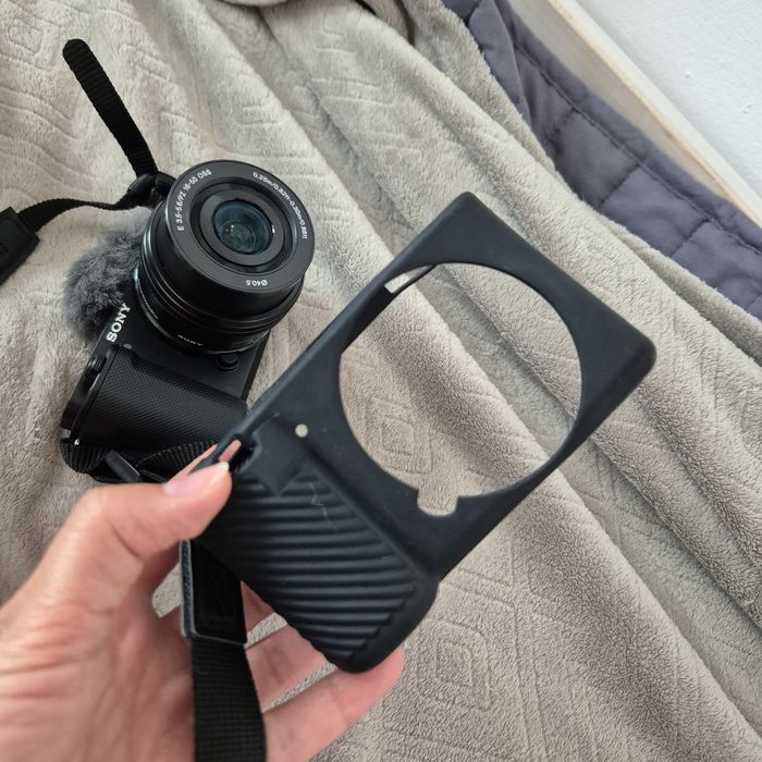 Aparat foto Sony ZV-E10 de vlogging