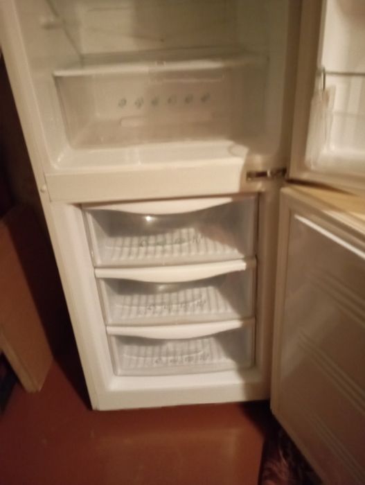 Продаю холодильник SAMSUNG