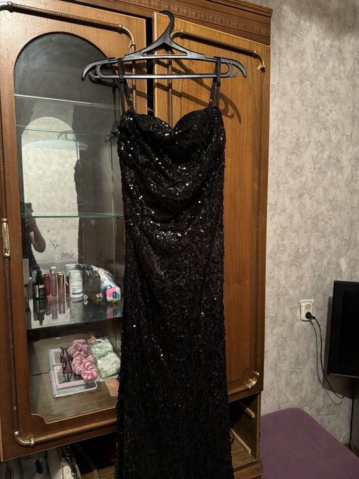 Продам платья красивые,вечерние