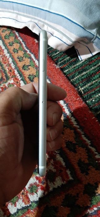 Iphone se 2020 сотилади