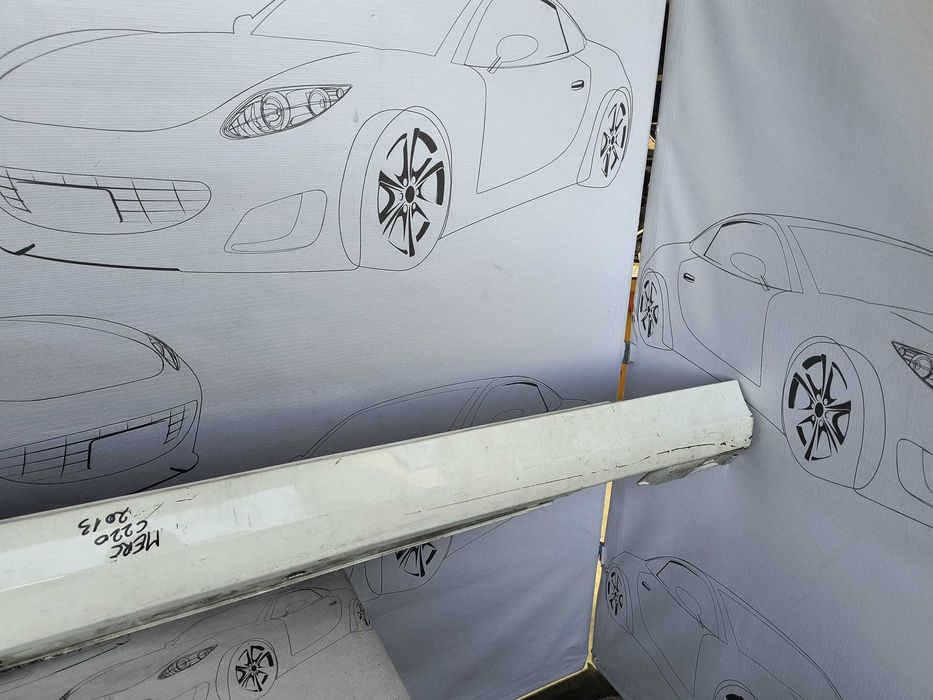 Ornament Prag Dreapta Mercedes-Benz C-Class Coupe (C204) / Cod OEM A2046902240 (1B4)