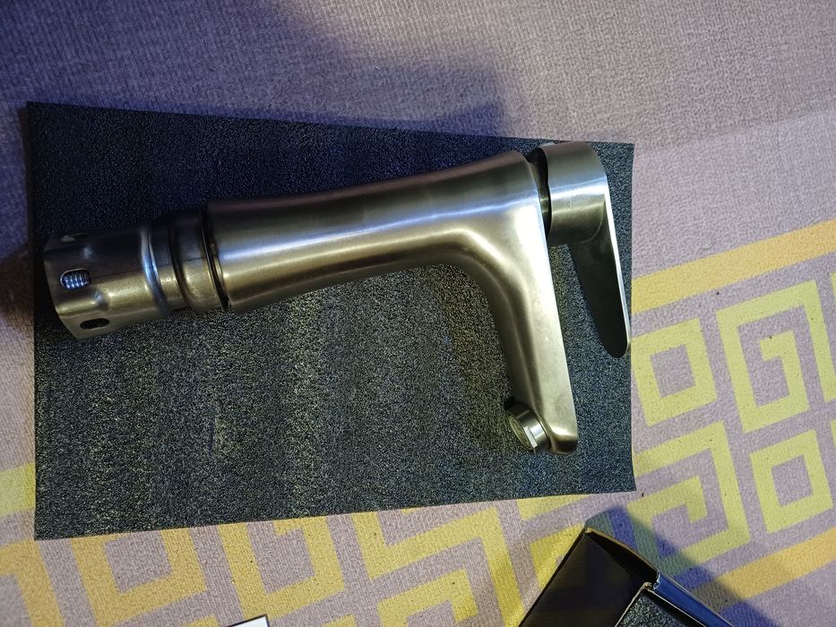 Смеситель для раковины