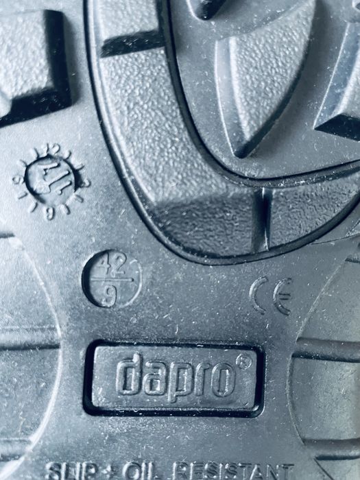 Продам обувь новый 42 размер