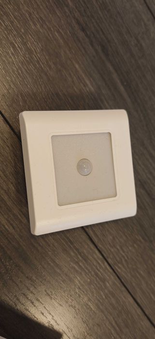 Lumini LED pentru scari sau perete, cu senzor de miscare (PIR) 220V