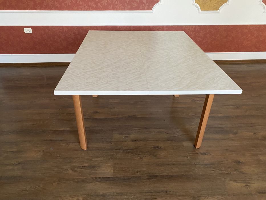 Продам столы большие