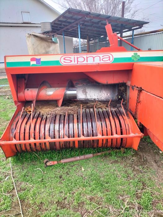 Пресс подборщик. Шөп пресстейтін! Істеп тұр!