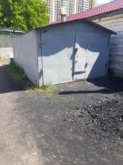 Гараж сатылады Әлемнің жанында