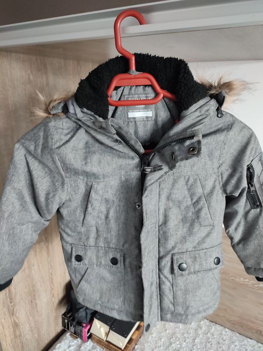 vând geaca Primark 2-3 ani 98 cm