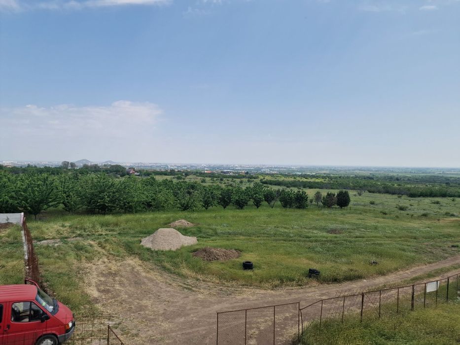 Продавам парцели /УПИ /600-2700м2 между Белащица и Брестник