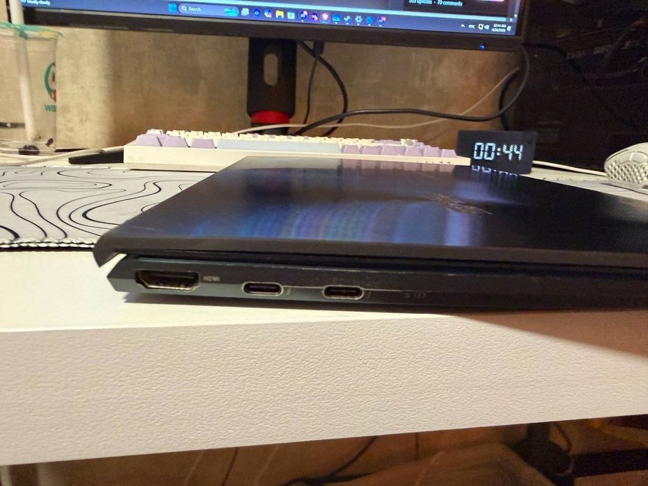ASUS ZenBook UX425J