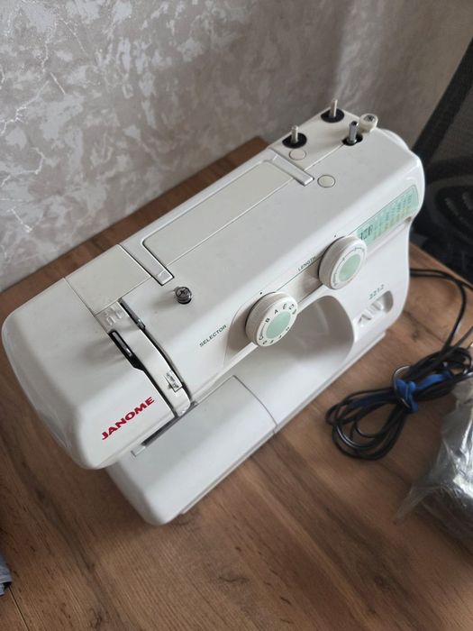 Продаётся швейная машина Janome