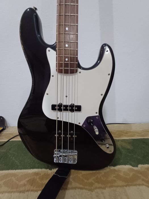 Продам джаз бас гитару!