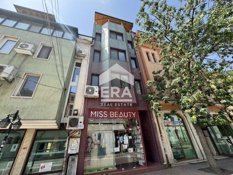 Офис в Топ Център