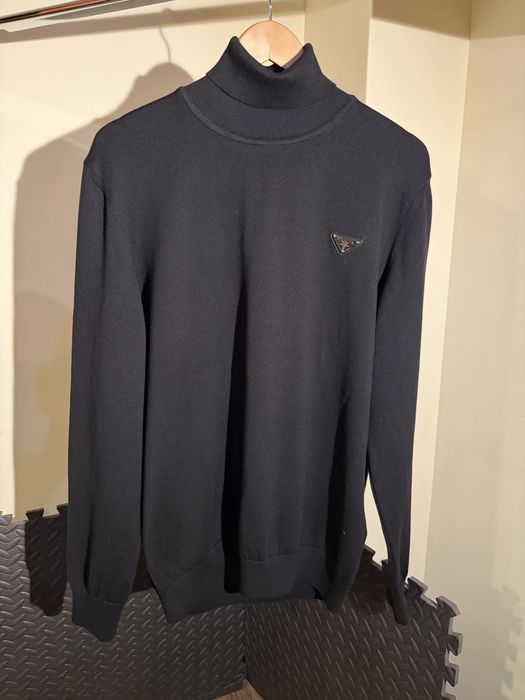 Зимна разпродажба Prada пуловери