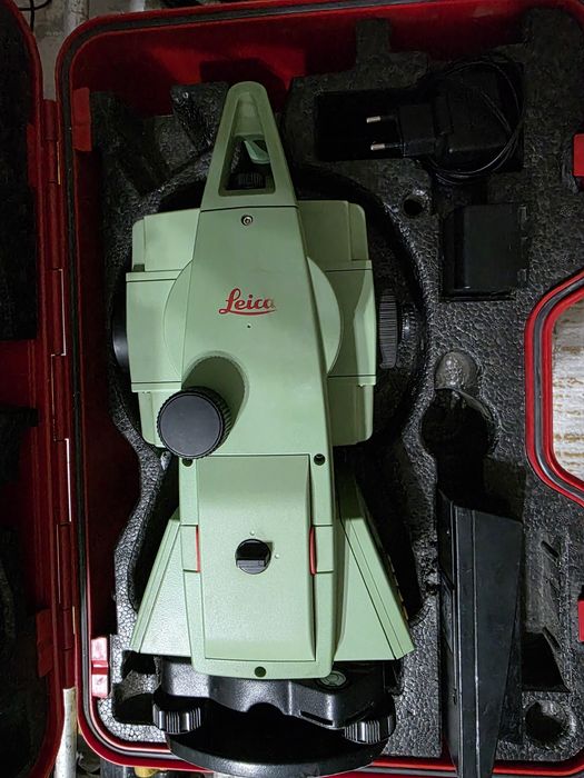 Тахеометр Leica 407 power