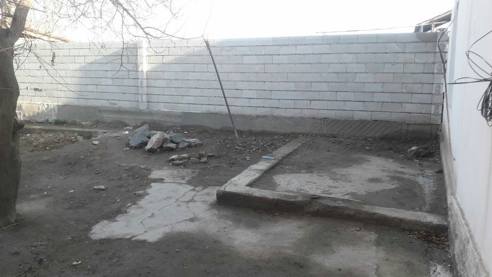 Продаётся дом на земле город Наваий ,нарпай 3-е отделение, 8 сотак,