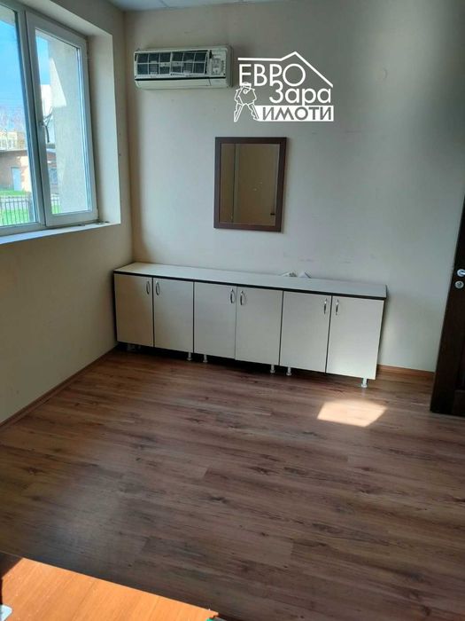 Масивна, обзаведена сграда /хотел/ за продажба в село Любеново