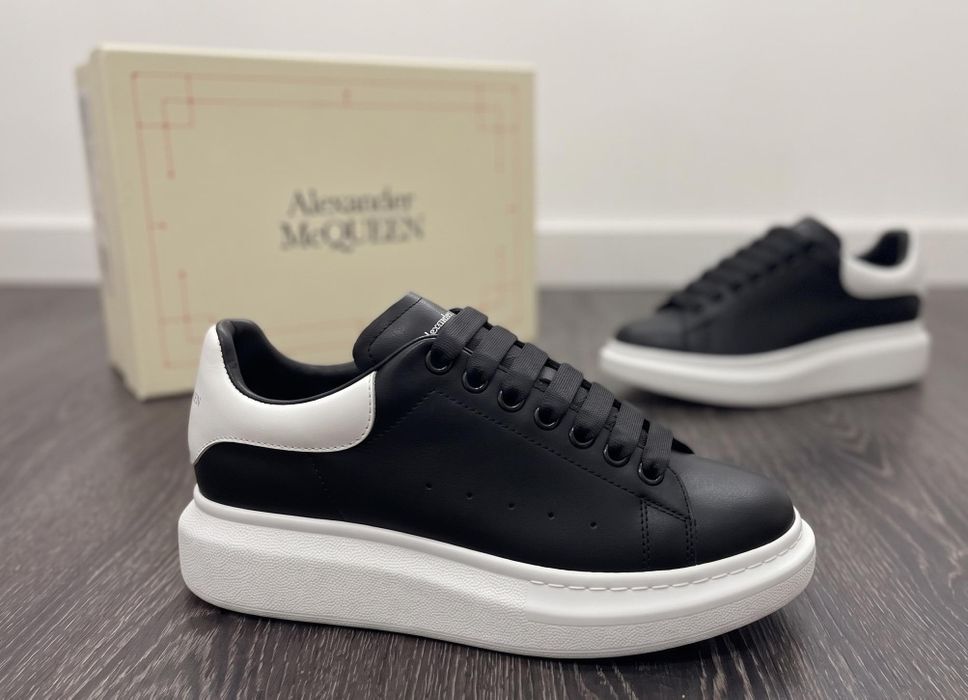 Adidasi Alexander McQueen Negru Alb - Full Box