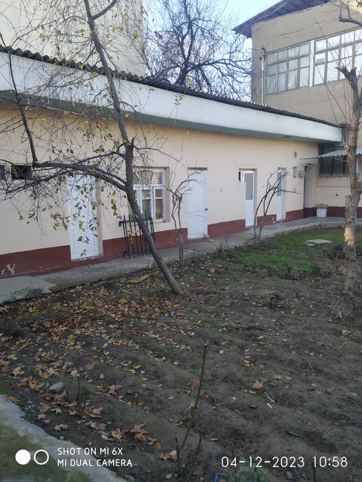 Тошкент шахар М.Улугбек туманида 12 соток,20 хона ховли сотилади