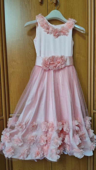 Нарядные платья для девочек