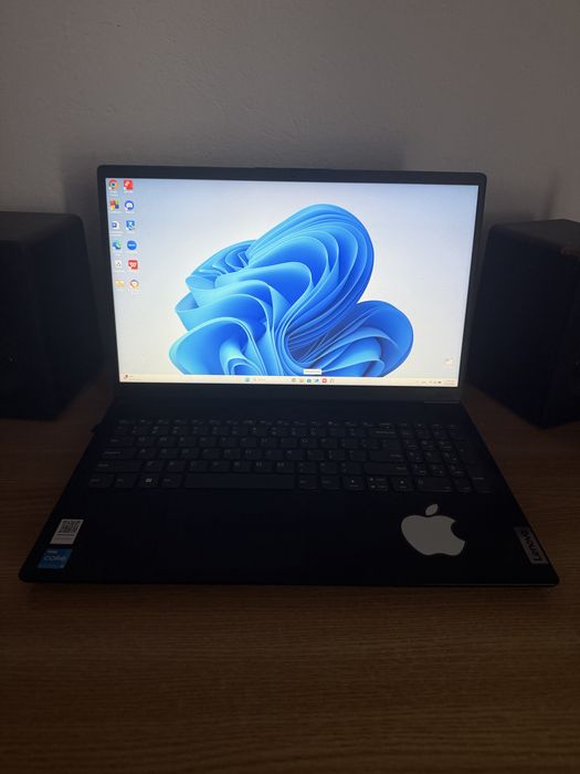 Lenovo Ideapad 3 i5 1135g7 8gb ram 512gb ssd