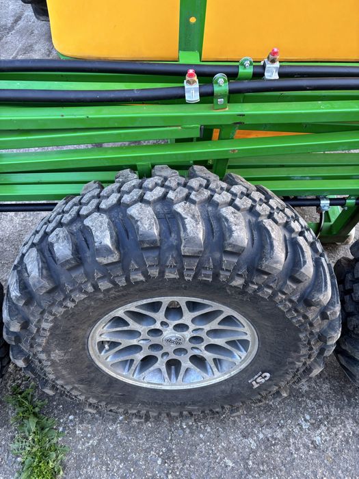 Продавам гуми cst 33”