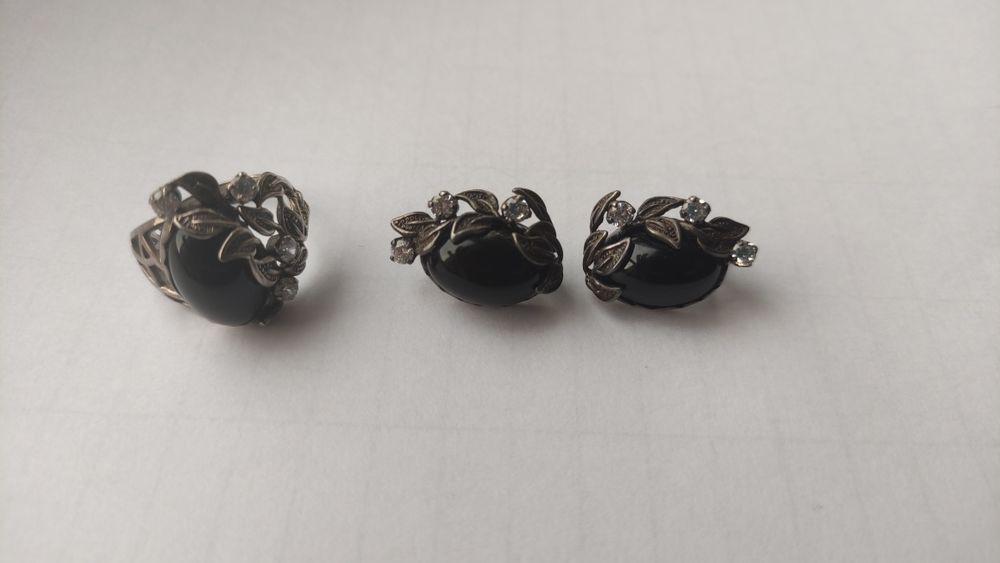 Кольцо и серьги из серебра с обсидианом