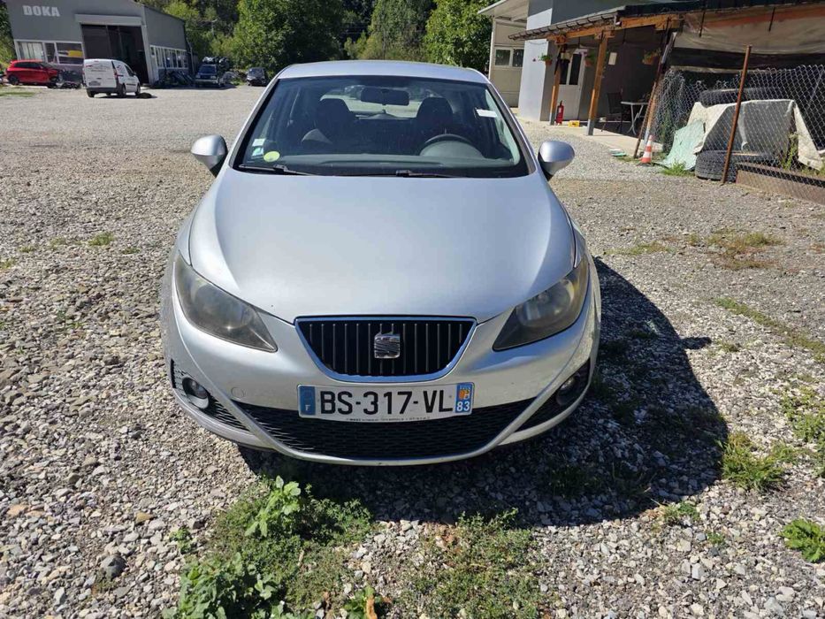 На части Seat Ibiza 1.6tdi Cay ръчка 2011г Сеат Ибиза