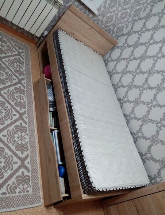 Продам шифоньер и кровать в отличном состоянии