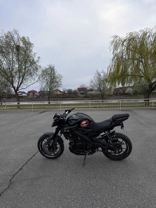 Vând Yamaha Mt125