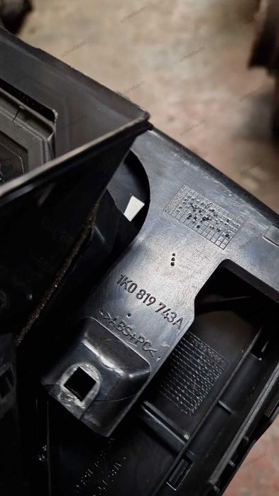 Grila ventilatie centrala VW Golf 5 cod 1K0 819 743 A