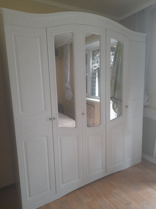 Продам спальный гарнитур