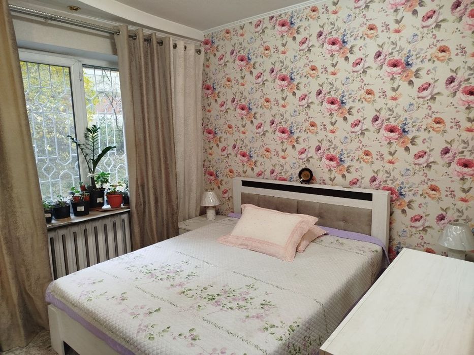 Продам спальный гарнитур