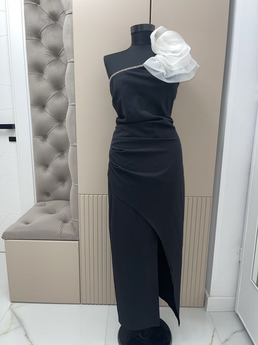 Rochie neagra marimea L