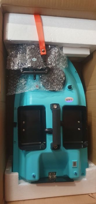 Лодка за захранване с GPS
