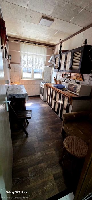 Mangalia, vand apartament 4 camere etaj 3/4, zona buna